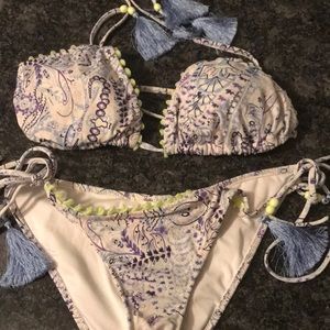 Victoria’s Secret string bikini